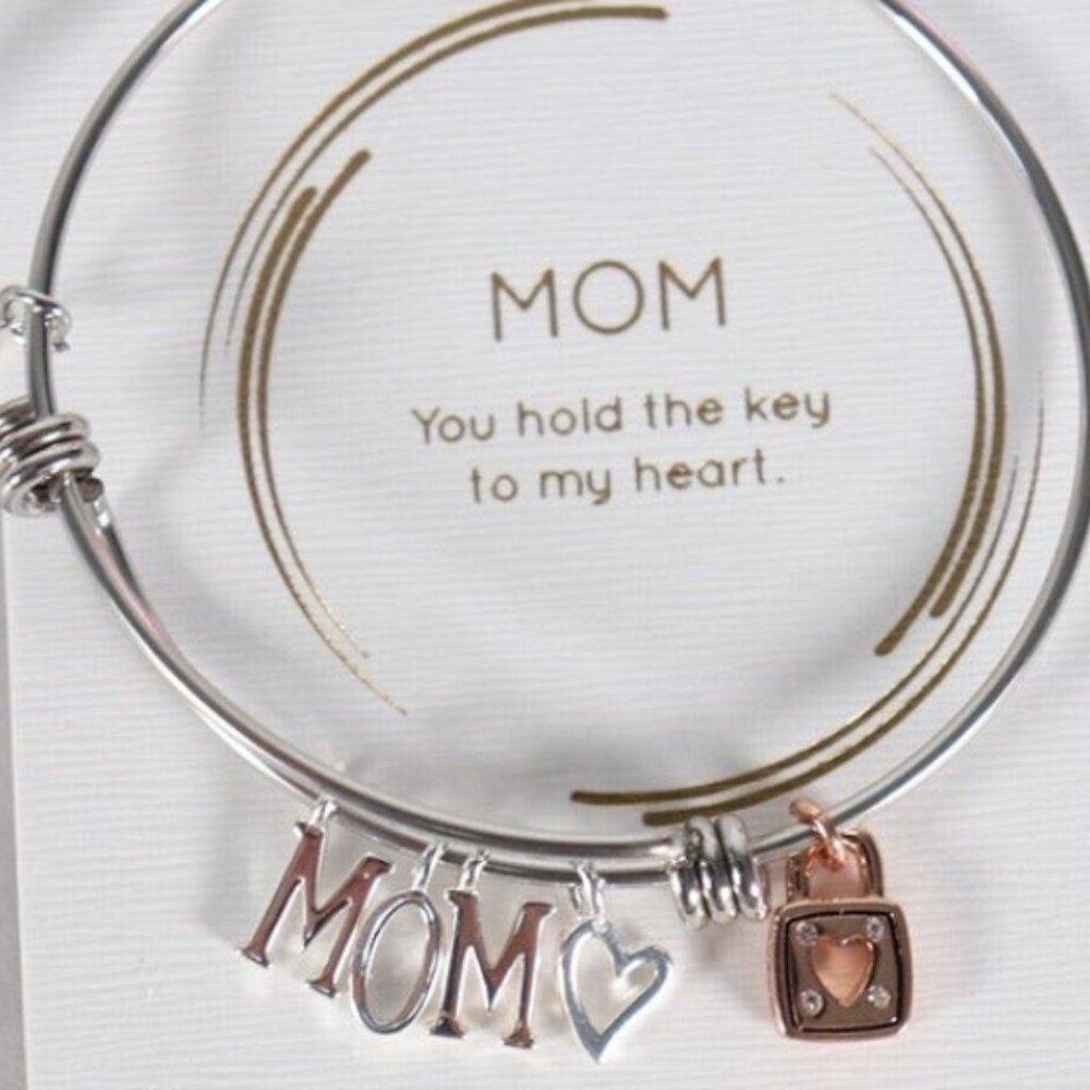 Perfect Timeless Gift for Mom (Mom you hold the key to my heart)